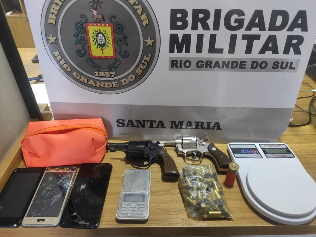 Mulher é presa com armas e drogas na Região Oeste de Santa Maria