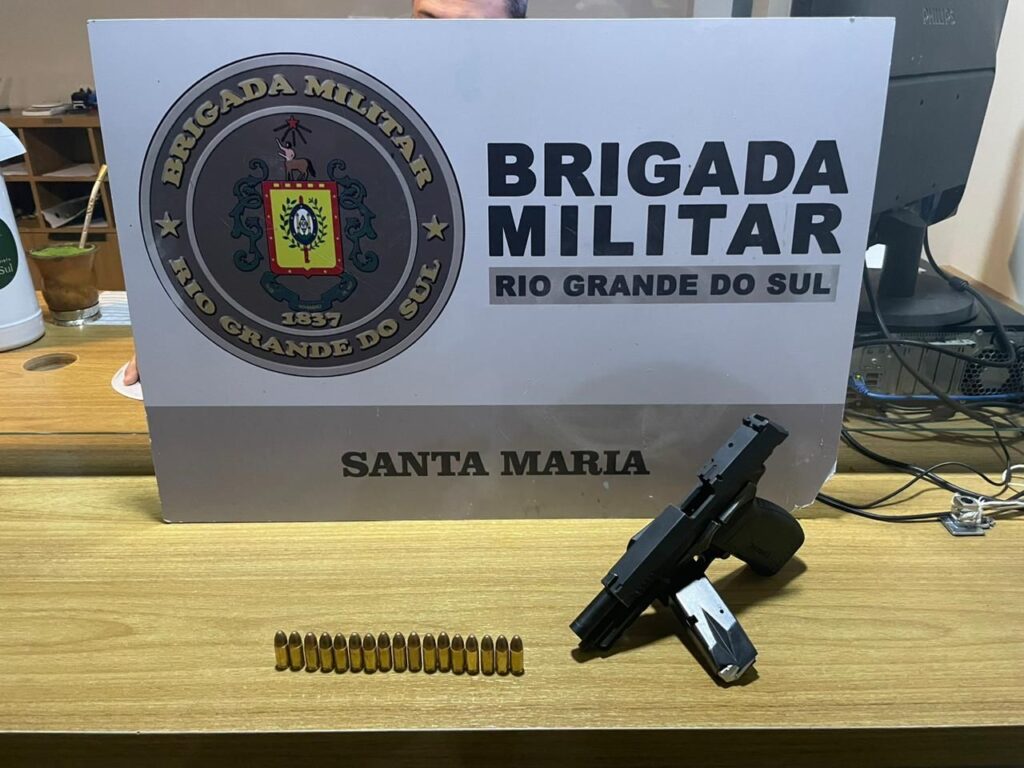 Jovem é preso por porte ilegal de arma de fogo no centro de Santa Maria na madrugada deste domingo