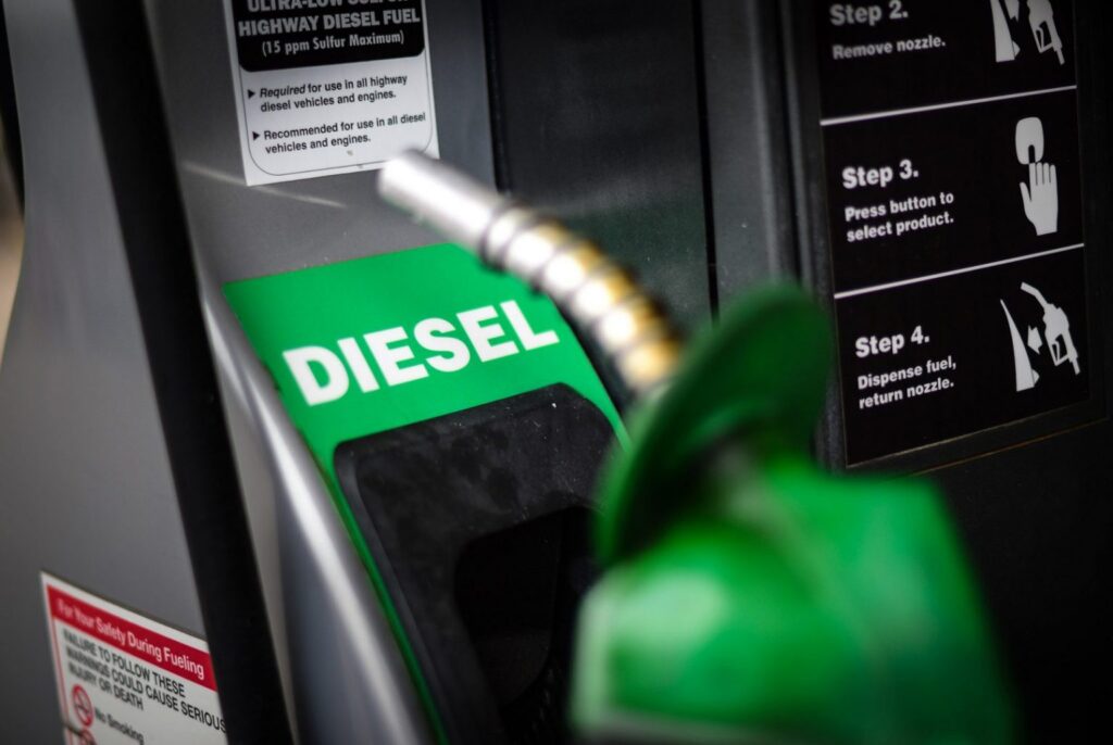 Diesel fica R$ 0,02 mais caro nos postos de combustíveis no Brasil