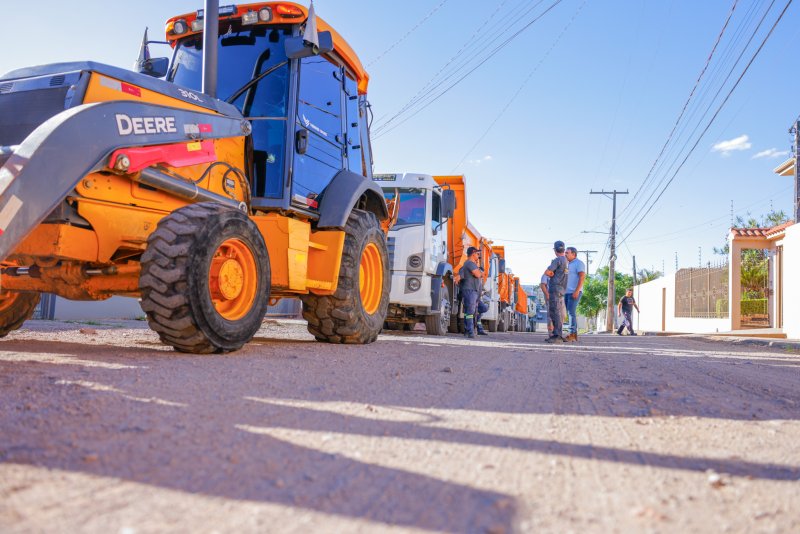 Prefeitura dá início à pavimentação de trecho da Rua Rio Pardo, no Bairro Dom Antônio Reis