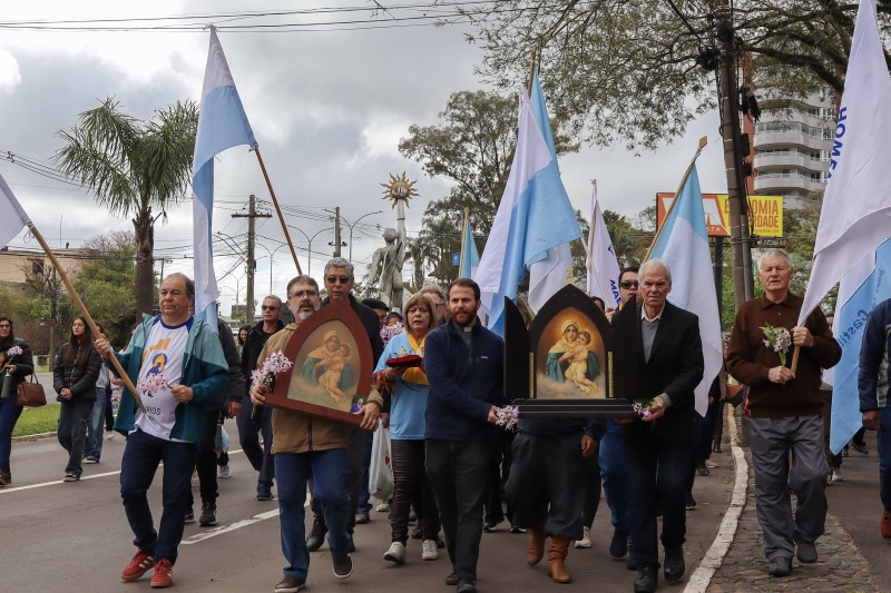 Mais de 700 fiéis participam da Romaria da Primavera em Santa Maria