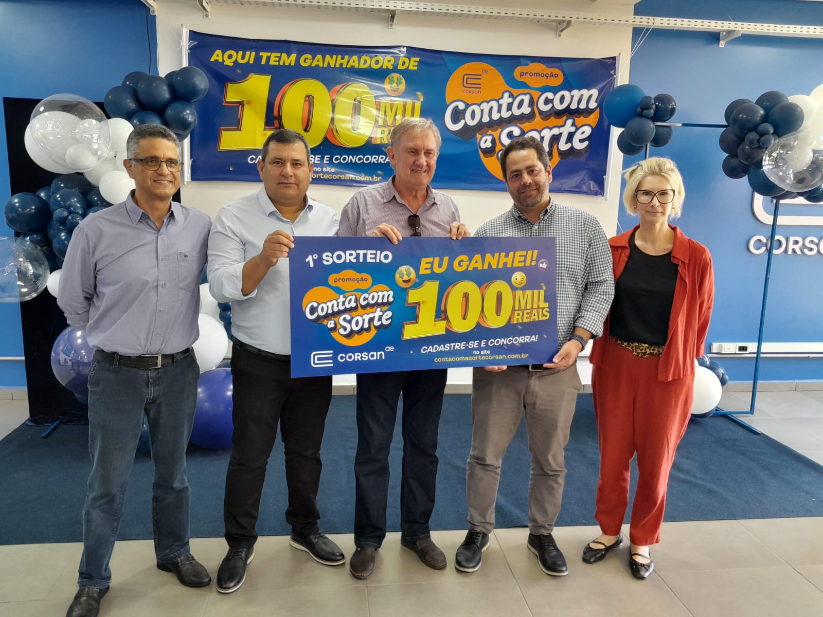 Corsan entrega prêmio de R$ 100 mil a ganhador da campanha Conta com a Sorte em Santa Maria