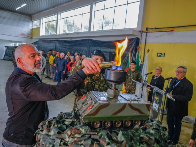 Acendimento do Fogo Simbólico dá início às festividades da Semana da Pátria em Santa Maria