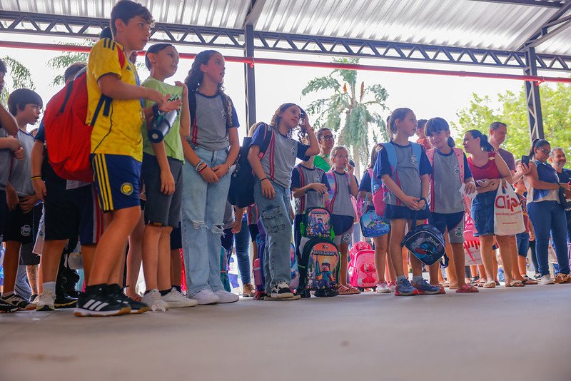Mais de 20 mil estudantes são recepcionados pela Prefeitura no retorno da Rede Municipal de Ensino 