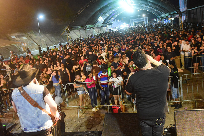 Segunda noite de Calourada agitou cerca de 4 mil pessoas com sertanejo e mega funk