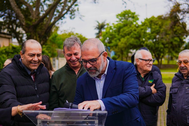 Prefeitura assina ordem de serviço para construção de minilocomotiva em rotatória no Bairro Itararé