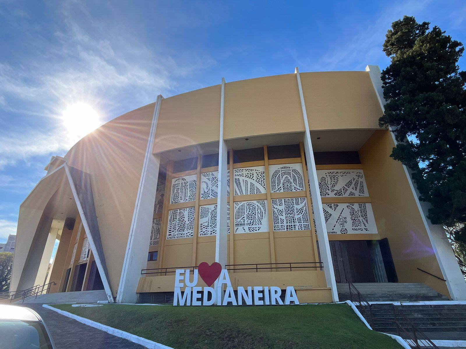 Santa Maria celebra o primeiro ano da coroação da Medianeira como Rainha do Povo Gaúcho com programação especial nesta semana