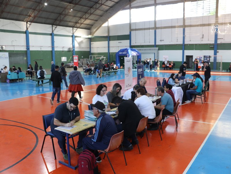 Feirão do Emprega Santa Maria ocorre na próxima quarta-feira (15), com mais de 300 vagas ofertadas