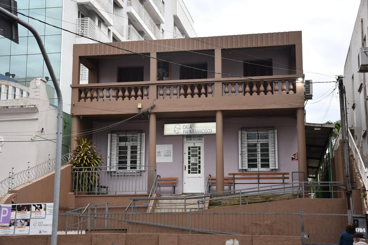 Igreja Católica inaugura hospedagem solidária para população em situação de rua em Santa Maria