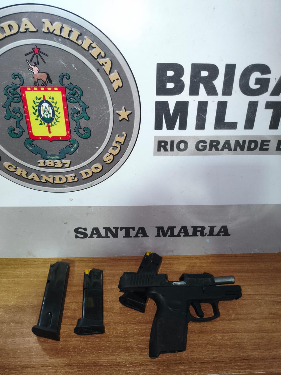 Brigada Militar apreende arma de fogo no bairro João Luiz Pozzobon