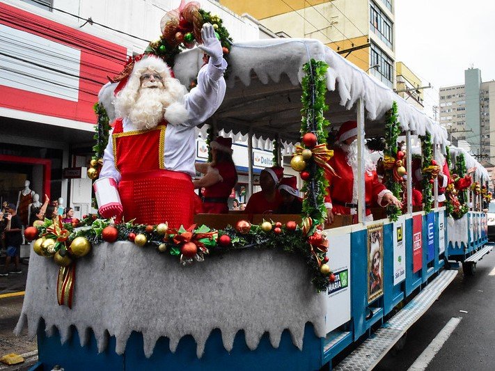 Viva o Natal 2024 chega aos últimos dias de programação cheio de atrações artísticas em bairros e distritos