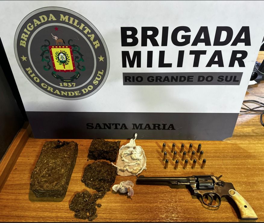 Jovem é preso por tráfico de drogas e porte ilegal de arma de fogo no Bairro Passo D'areia