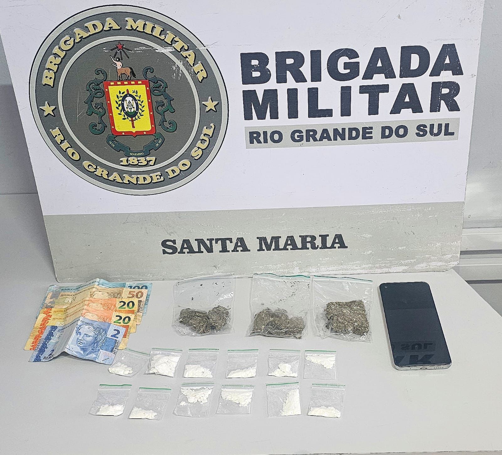   Homem é preso por tráfico de drogas no Bairro Menino Jesus