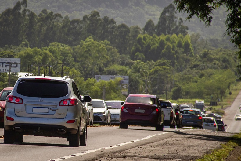 Mais de 100 mil veículos devem circular pela RSC-287 no feriadão de Corpus Christi
