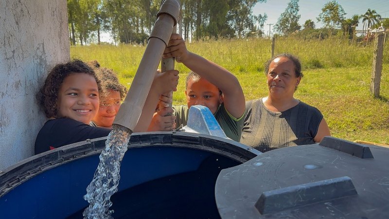 Defesa Civil distribui água potável a famílias afetadas pela estiagem em bairros e distritos de Santa Maria