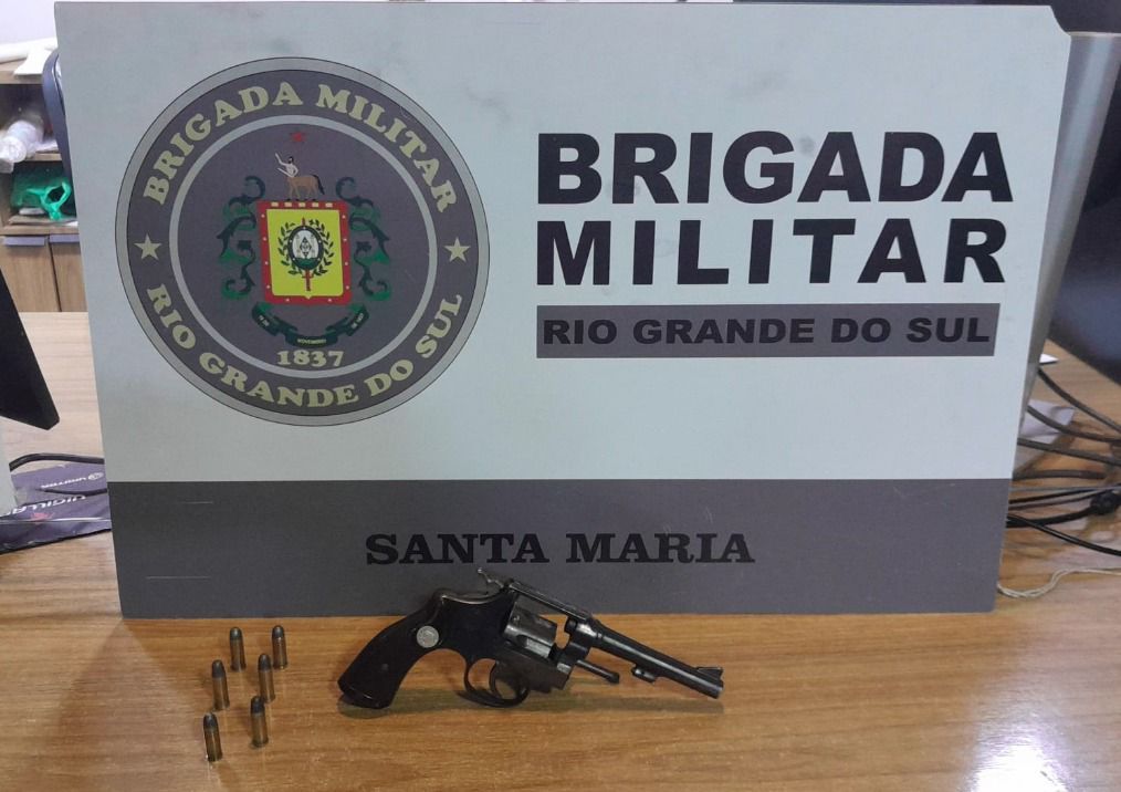 Dois adolescentes são apreendidos com armas de fogo no Bairro Camobi
