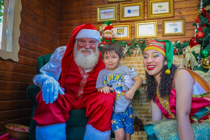 Casinha do Papai Noel é uma das atrações da Estação Natal que recebe visitas até 23 de dezembro