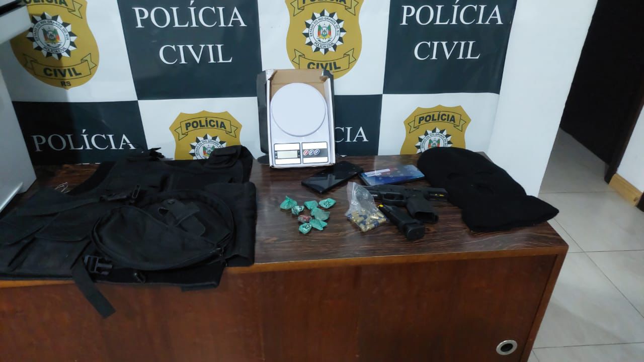 Homem é preso por posse ilegal de arma de uso restrito no Bairro Lorenzi