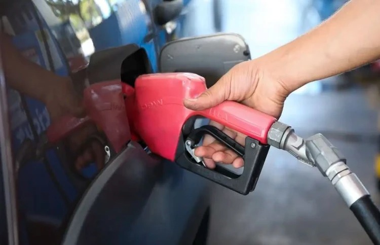 Petrobras anuncia nova redução no preço da gasolina a partir desta terça (21)