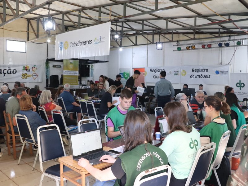 Mutirão de regularização de imóveis de conjuntos habitacionais terá continuidade na sede da Prefeitura