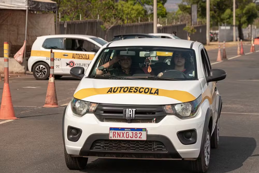 Governo anuncia fim da prova da baliza para tirar CNH em todo o Brasil