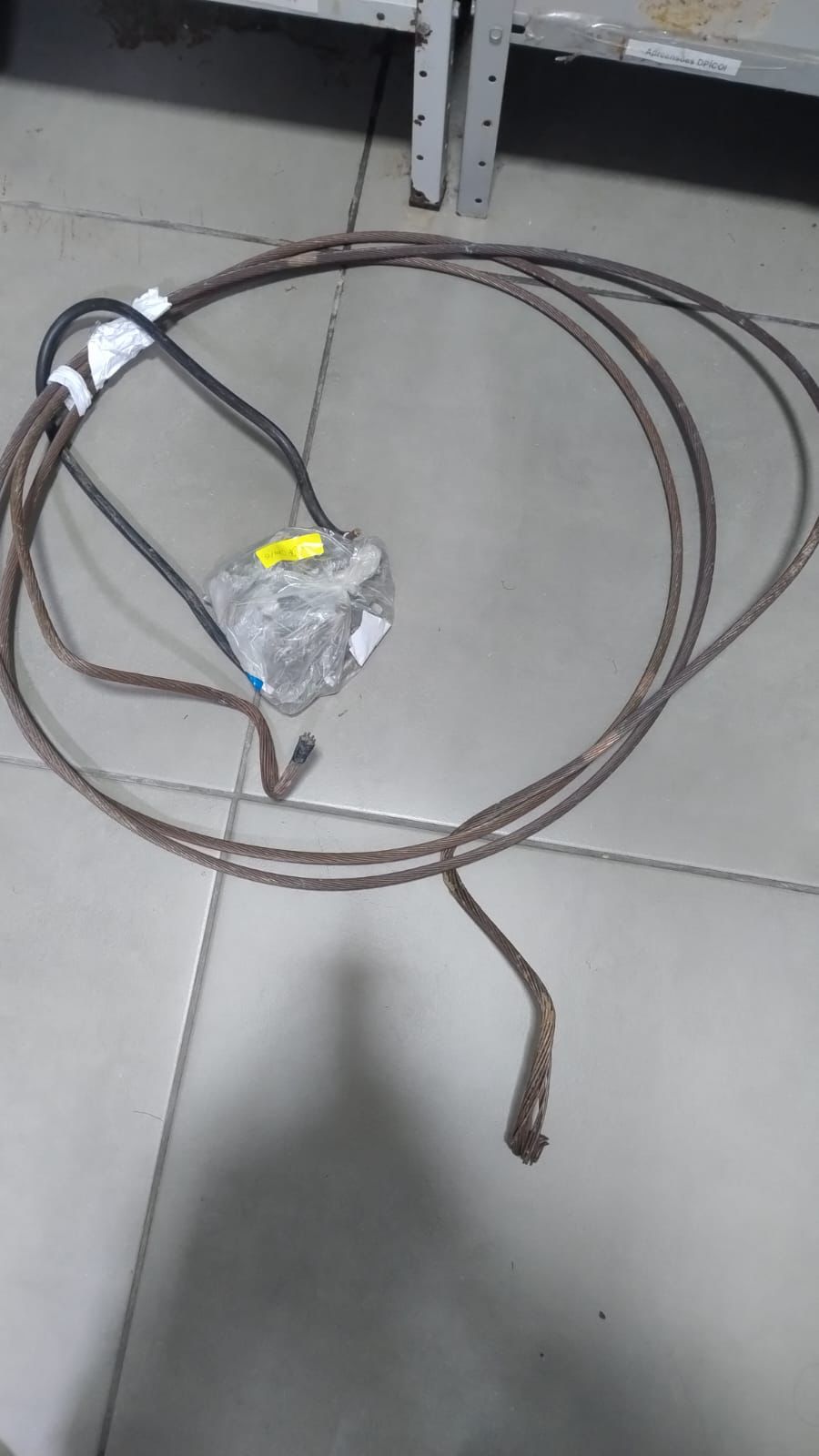 Brigada Militar durante operação prende homem por furto de fios e cabos no Bairro São João