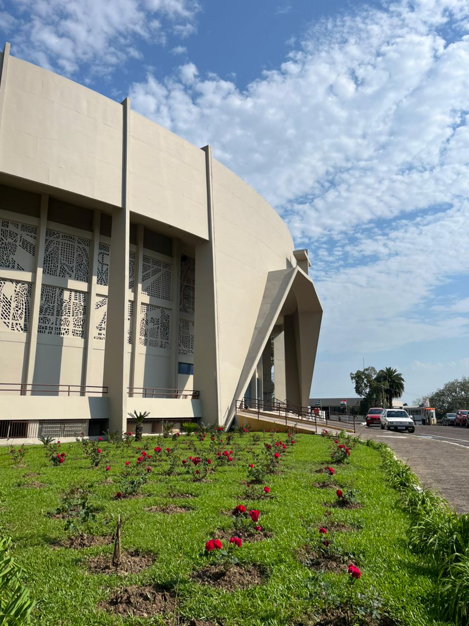 Basílica da Medianeira inaugura grande coroa e cruz em homenagem à Rainha do Povo Gaúcho 