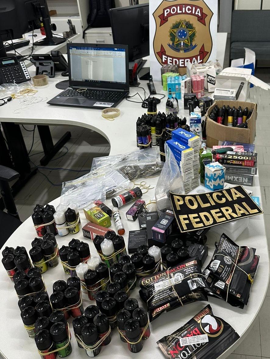 Polícia Federal combate contrabando e comercialização de cigarros eletrônicos em Santa Maria