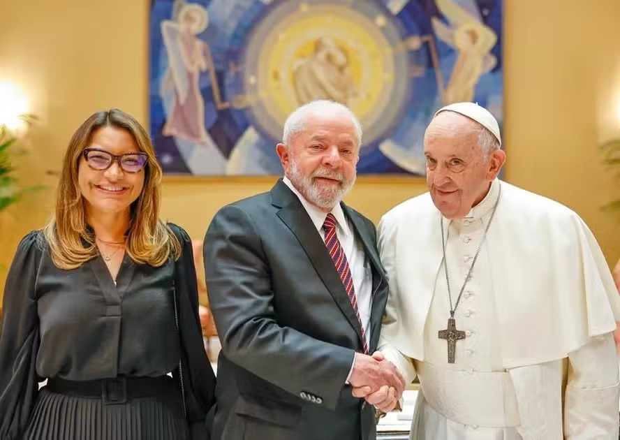 Lula decreta luto oficial de sete dias pela morte de Papa Francisco