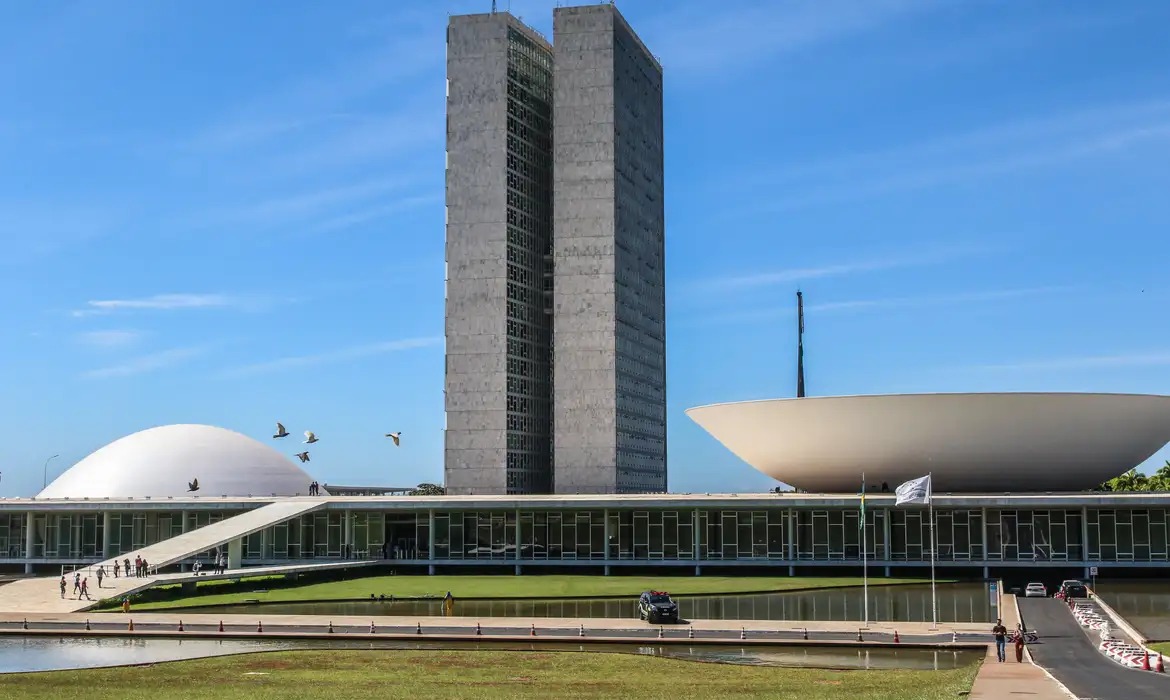 Fim de recesso: Câmara e Senado começam 2026 com calendário encurtado