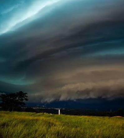 Santa Maria registra rajadas de vento de 57 km/h e entra em alerta para temporais e acumulados de até 300 mm 