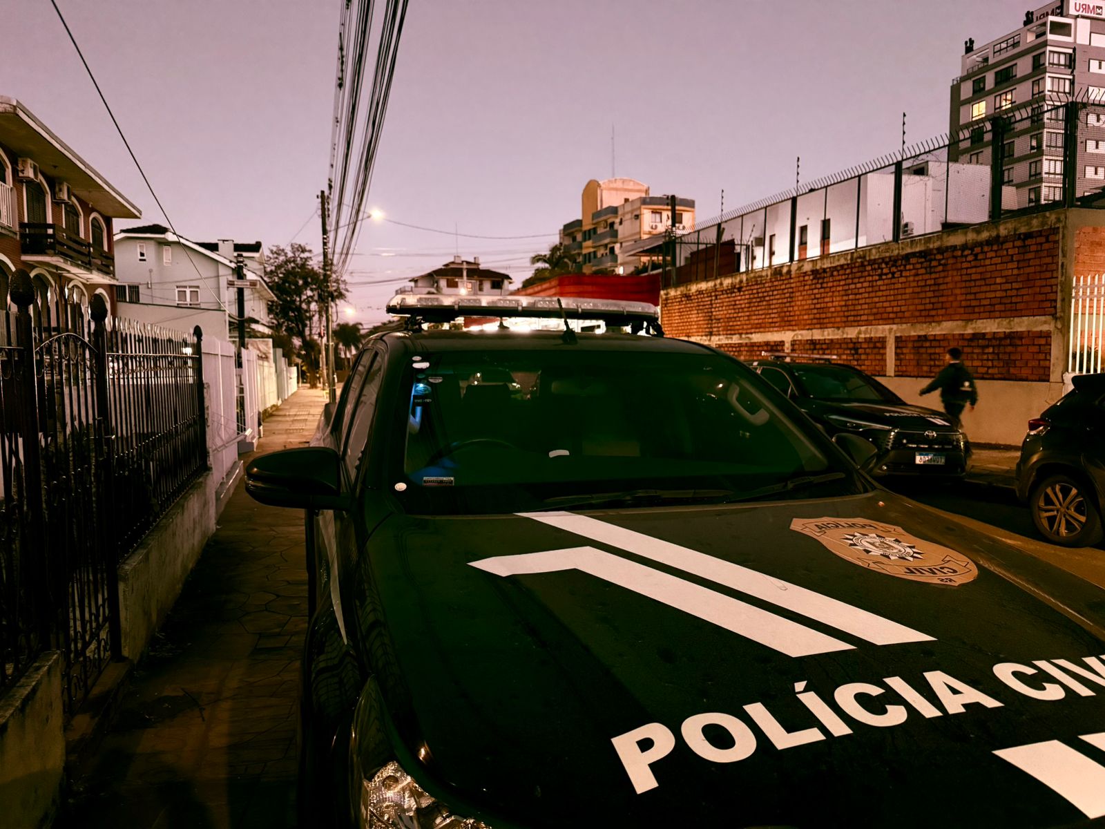 Operação da Polícia Civil prende quatro investigados por homicídio ligado à disputa entre facções em Santa Maria